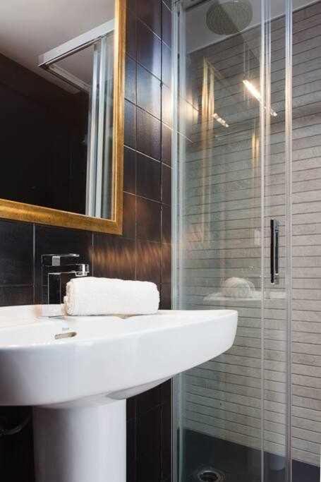 Apartamento Para 4 Con Terraza En El Centro Χιρόνα Εξωτερικό φωτογραφία